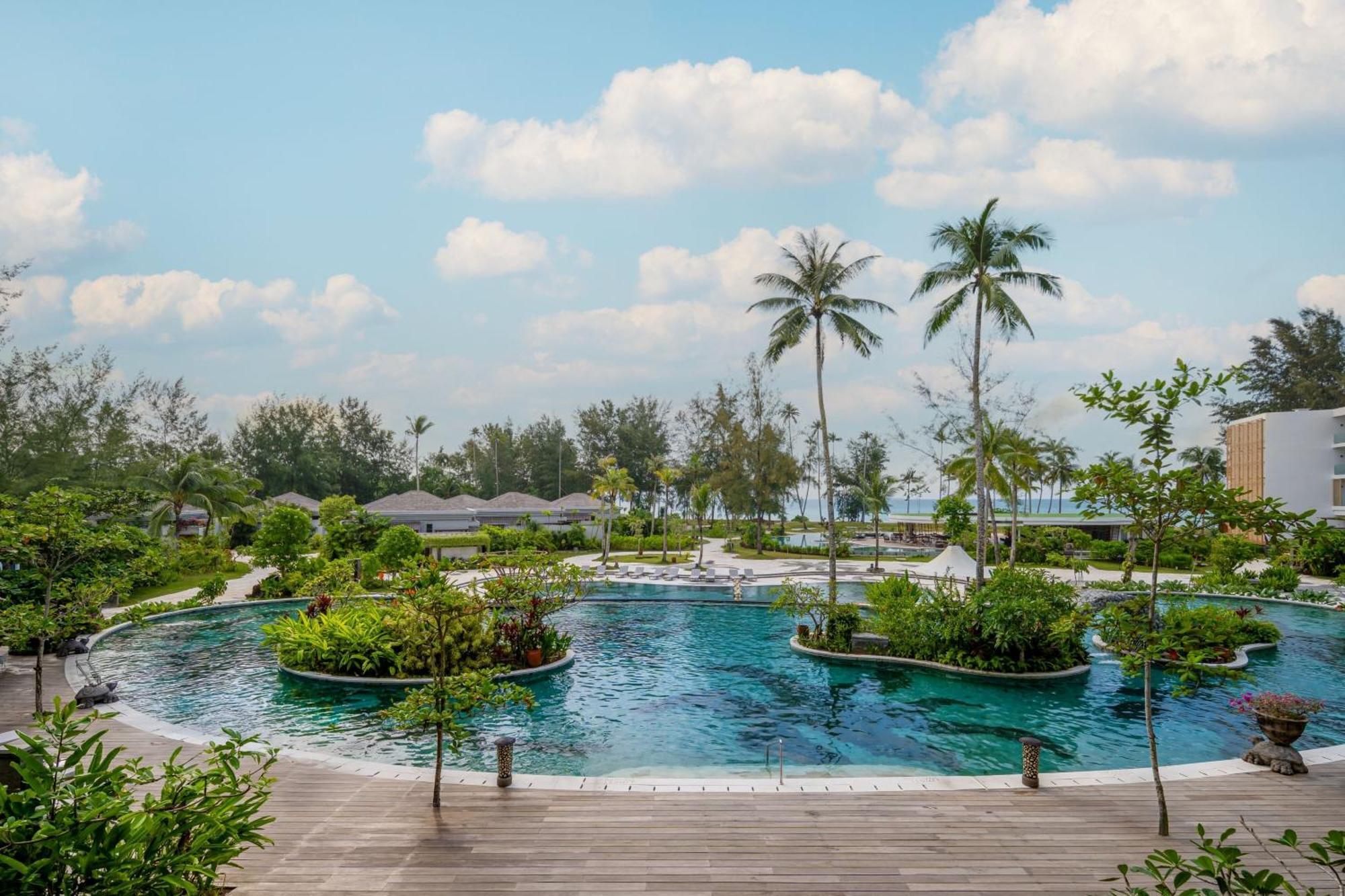 Отель Four Points By Sheraton Bintan, Lagoi Bay Экстерьер фото