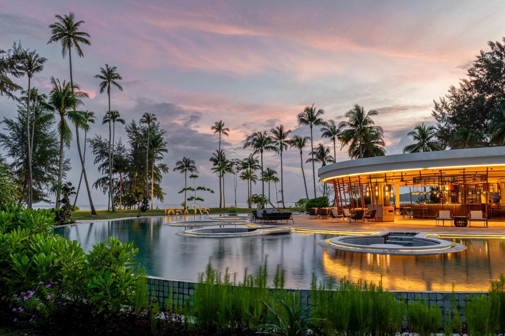 Отель Four Points By Sheraton Bintan, Lagoi Bay Экстерьер фото